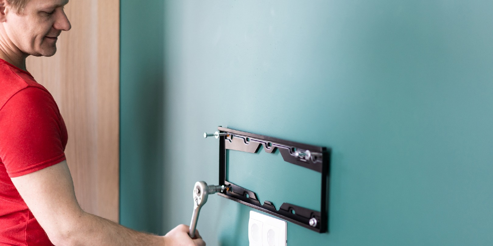 How To Choose the Right TV Wall Mount for Your Space Rising Tech